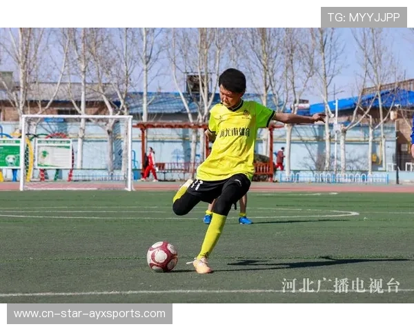 球员带动校园足球增长参与率显著 球员带动校园足球增长参与率显著