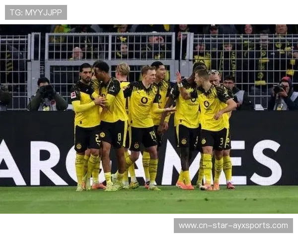 多特蒙德阵地渗透频繁,边路互换创造机会 多特蒙德阵地渗透频繁,边路互换创造机会