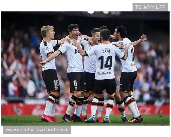 德甲勒沃库森精准渗透配合,球队节奏高度一致