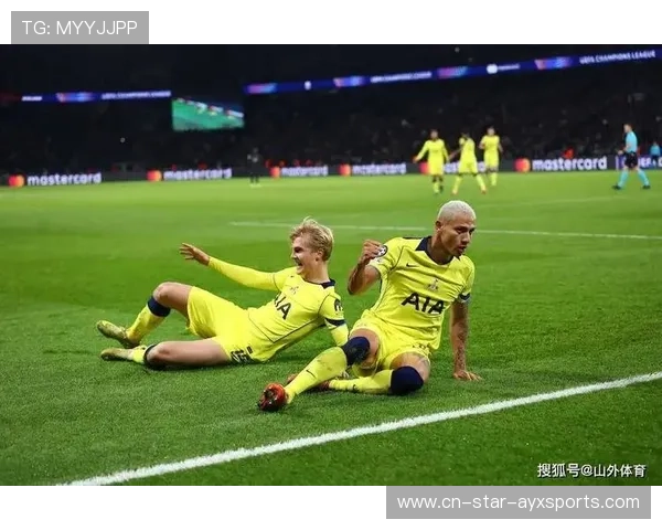 巴黎中前场在比赛中展现强烈争胜欲