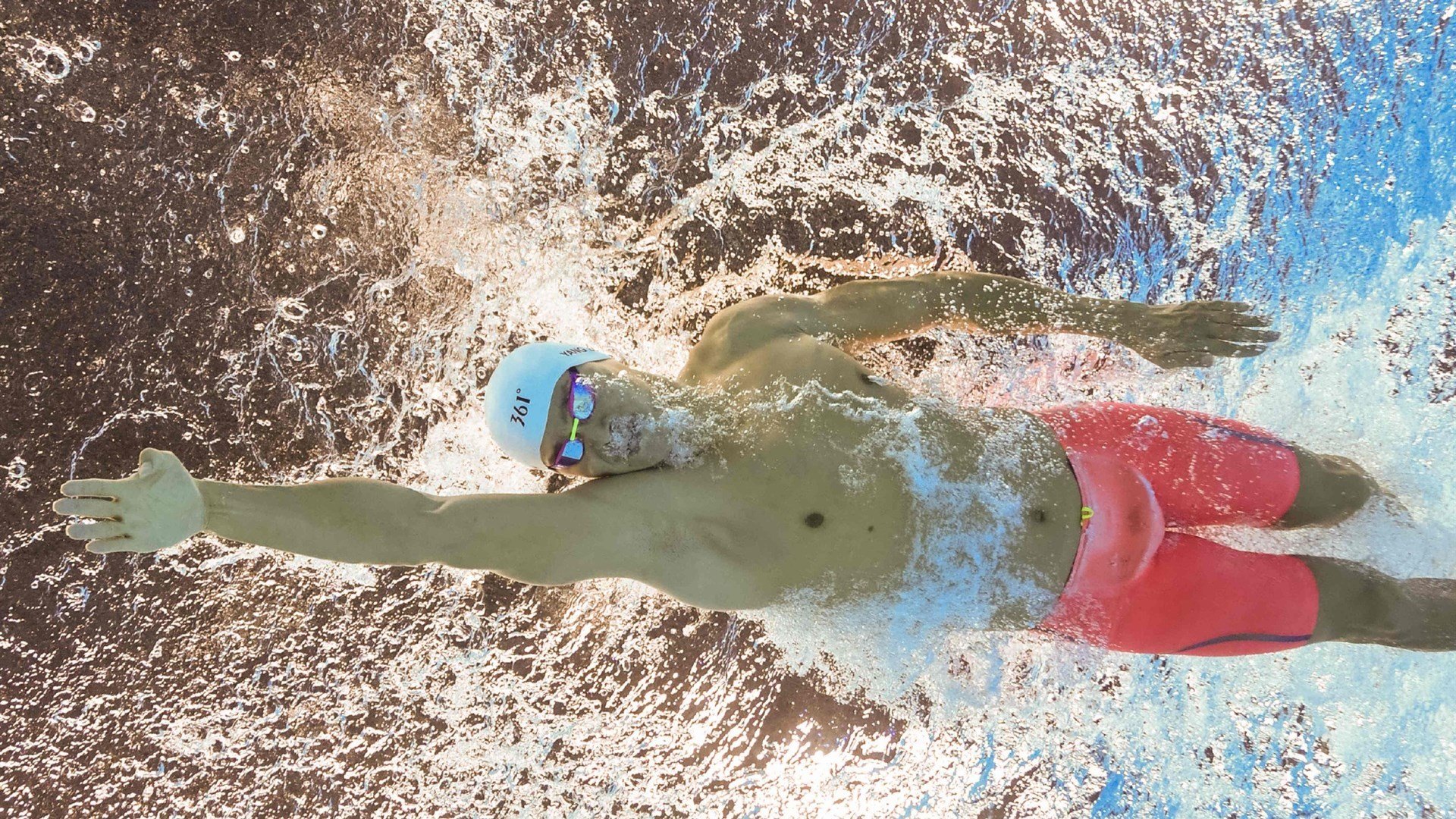 “高精度追踪系统：开启极限运动表现全场景监控新时代”